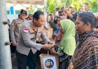 Kapolda-NTT-Salurkan-100-Paket-Bantuan-untuk-Warga-Sikka-Pascagempa
