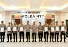 Kalemdiklat-Polri-Komjen-Pol.-Rudi-Darmoko-Berikan-Penghargaan-kepada-Delapan-Kapolres-Jajaran-Polda-NTT