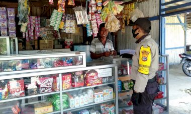 Sambang-Desa,-BRIPKA-Fadly-Awad-Imbau-Pemilik-Kios-Pakai-Masker-dan-Sediakan-Tempat-Cuci-Tangan--Cegah-Covid-19