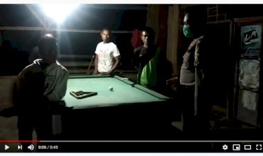 Serius-Cegah-Covid-19,-BRIGPOL-Yusran-Sampaikan-Imbauan-dan-Bubarkan-Warga-yang-Bermain-Bilyard