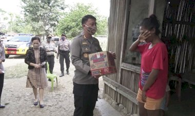 Video,-Tangis-Warga-Terdampak-Pandemi-Covid-19--Saat-Terima-Bantuan-Sembako-dari-Kapolres-Belu