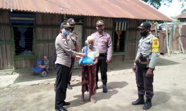 Sambut-Hari-Bhayangkara-ke-74,-Sat-Binmas-Bareng-Polsek-Kakuluk-Mesak-Gelar-Baksos-Peduli-Covid-19