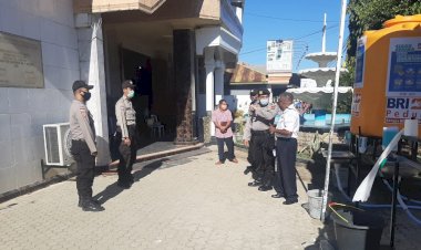 Patroli-Tempat-Ibadah,-Peleton-Siaga-Polres-Belu-Ajak-Umat-Disiplin-Terapkan-Protokol-Kesahatan-di-Masa-New-Normal