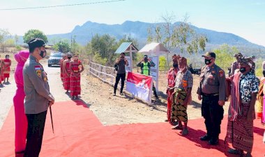 Video-Kunker-Kapolres-Belu-di-Polsek-Raimanuk,-dari-Tatap-Muka-Hingga-Gelar-Bakti-Sosial-untuk-Warga-Kurang-Mampu