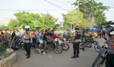 Gelar-Patroli-Pasca-Coblos,Gabungan-TNI-Polri-Bubarkan-Konvoi-Massa-di-Beberapa-Titik-Kota-Atambua
