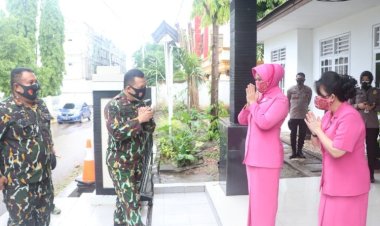 Kunjungi-Kantor-YKB,-Kapolda-NTT-:-Mari-Kita-Lakukan-Perubahan-Yang-Bermanfaat