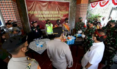 Cek-Penegakan-Prokes,-Panglima-TNI-Dan-Kapolri-Kelilingi-Dua-Pasar-Di-Bali