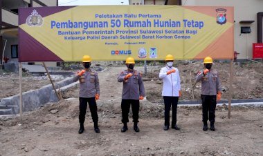 Gubernur-Sulsel-dan-Kapolri-Resmikan-Pembangunan-Rumah-Polisi-Korban-Gempa-di-Sulbar