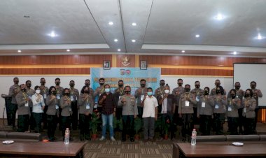 Tingkatkan-Kemampuan-Personel,-Bidhumas-Polda-NTT-Selenggarakan-Pelatihan-Menulis-Berita,-Fotografer-dan-Cameramen