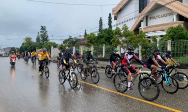 Jaga-Imun-Tubuh-di-Tengah-Pandemi,-TNI-Polri-di-Belu-Gowes-Bersama-Sambut-HUT-Korem-161/WS