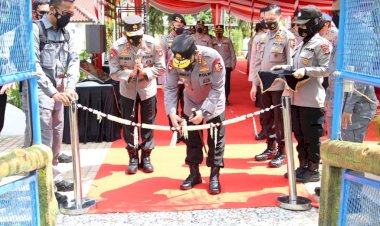 Kunjungan-Kerja-ke-Palembang,-Kapolri-Resmikan-Kampung-Tangguh-dan-Aplikasi-Polisi-Dulur-Kito