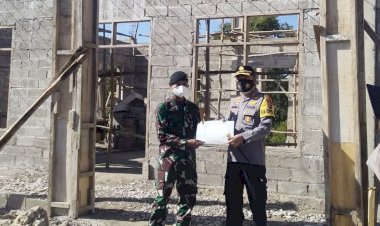 Wujud-Kekompakan-TNI-Polri-di-Tapal-Batas,-Kapolres-Belu-Bantu-Pembangunan-Mushola-Kompi-Kavaleri-Atambua