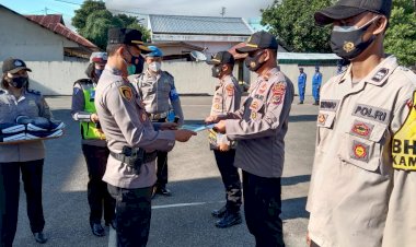 Implementasi-Program-Kapolri,-Kapolres-Belu-Beri-Reward-untuk-Polsek-dan-Anggota-Berprestasi