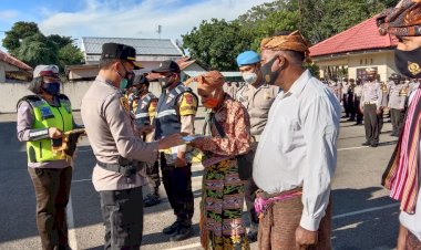 Dukung-Sarana-Prasarana-Kepolisian,-Tiga-Tokoh-Masyarakat-Diganjar-Penghargaan-oleh-Kapolres-Belu