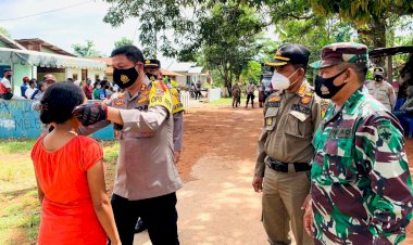 Kunjungan-ke-Kampung-Tangguh,-Simak-Video-Kapolres-Belu-Sosialisasi-PPKM-dan-Bagi-Masker-untuk-Masyarakat