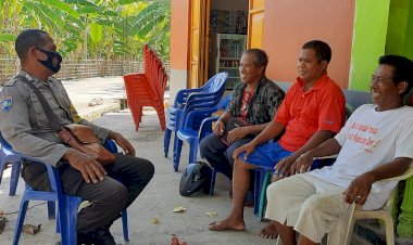 Agar-Covid-19-Jauh,-Bhabinkamtibmas-Dualaus-Imbau-Warga-Lakaikirai-Patuhi-Prokes-Dimanapun-Berada