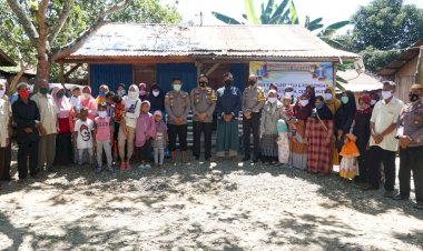 Berbagi-di-Bulan-Suci-Ramadhan,-Kapolres-Belu-Salurkan-Paket-Sembako-untuk-Kaum-Dhuafa-dan-Mualaf