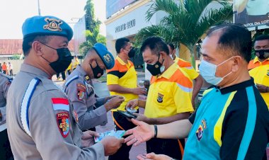 Tegakkan-Disiplin-dari-Dalam,-Propam-Polda-NTT-Periksa-Sikap-Tampang-dan-Kelengkapan-Diri-anggota-Polres-Belu