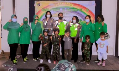 Serunya-Bermain-dan-Belajar-Bersama,-Sat-Lantas-Polres-Belu--Ajari-Anak-TK-Kartika-VII---16-Rambu-rambu-Lalu-Lintas