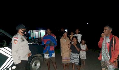Samperin-Warga-Saat-Patroli-Malam,-Polsek-Tasifeto-Barat-Imbau-Soal-Kamtibmas-dan-Prokes-Covid-19
