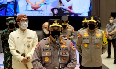 Tinjau-Vaksinasi-Massal-di-Bandung,-Panglima-TNI-dan-Kapolri-Minta-Warga-Tetap-Disiplin-Prokes