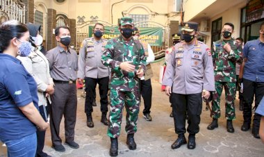 Hari-Pertama-PPKM-Darurat,-Kapolri-Tinjau-Penyekatan-Hingga-Vaksinasi-Massal