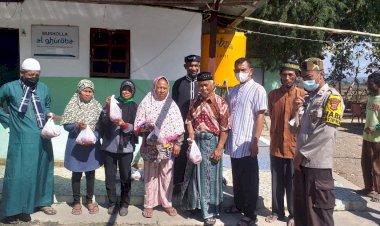 Dari-Kaum-Duafa-hingga-Mualaf,-Polres-Belu-Salurkan-Daging-Kurban-Tanda-Berbagi-di-Tengah-Pandemi-Covid-19