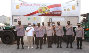 Kapolri-Serahkan-10-Iso-Tank-untuk-Indonesia-Antisipasi-Ketersediaan-Oksigen