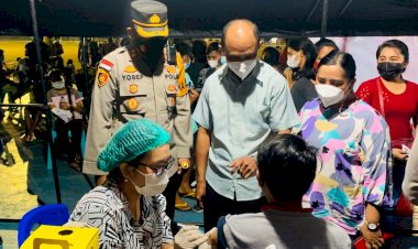 Wakil-Bupati-Belu-Puji-Terobosan-Polres-Belu-Gelar-Vaksinasi-Covid-19-Malam-Hari-untuk-Masyarakat