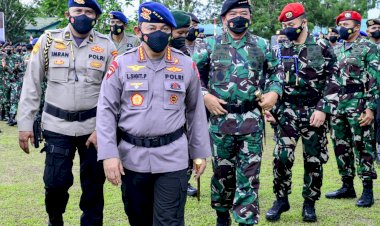 Beri-Semangat-Prajurit-TNI-Polri,-Kapolri:-Pengabdian-Terbaik-Kepada-Bangsa-dan-Masyarakat-di-Papua