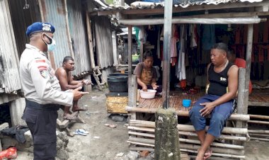 Anggota-Sat-Polairud-Polres-Belu-AJak-Warga-Pesisir-Pantai-Tolak-Paham-Radikalisme