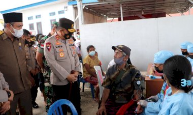 Pantau-Pelayanan-Vaksinasi-Serentak,-Kapolda-NTT-Kunjungi-Mapolres-TTS