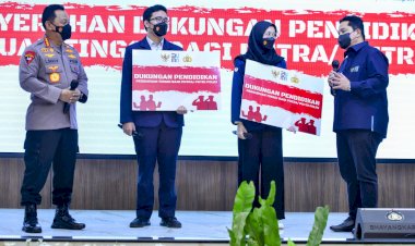 Kapolri-Bicara-Wujudkan-SDM-Unggul-di-Acara-Bantuan-Pendidikan-Putra-Putri-Polri