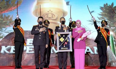 Dihadapan-Wisudawan-Pati,-Kapolri--Bertekad-Wujudkan-Polri-yang-Makin-Dicintai-Masyarakat