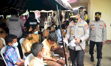 Tinjau-Vaksinasi-Serentak-Di-TTU,-Kapolda-NTT-Apresiasi-Antusiasme-Masyarakat-yang-Ambil-Bagian