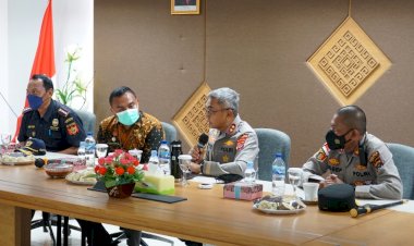 Tinjau-PLBN-Motaain,-Kapolda-NTT-Minta-Stake-Holder-Perbatasan-Tetap-Kompak-Jaga-Stabilitas-Keamanan-di-Tapal-Batas