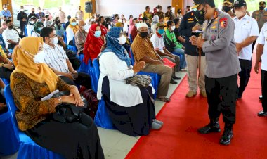 Tinjau-Vaksinasi-dan-Lokasi-Isoter,-Kapolri-Minta-Forkopimda-Babel-Perkuat-Pencegahan-Lonjakan-Covid-19