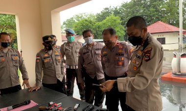 Lakukan-Pengawasan-Berkala,-Kapolres-Belu-AKBP-Yosep-Krisbiyanto-Tarik-Puluhan-Senjata-Api-Genggam-,-Ini-Alasannya