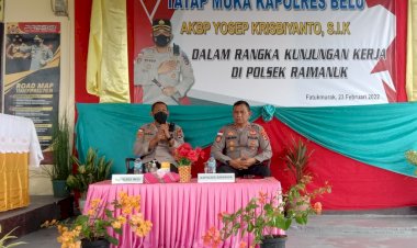 Beri-Motivasi,-Kapolres-Belu-Ajak-Anggota-Polsek-Raimanuk-Tetap-Semangat-Bertugas-di-Tengah-Keterbatasan