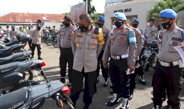 Operasi-Keselamatan-Turangga-2022,-Kapolres-Belu-Didampingi-Propam-Cek-Surat-dan-Kendaraan-Dinas-Operasional