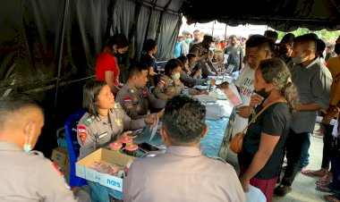 Terima-Bantuan-Tunai-Tahap-VI,-737-Warga-Jalani-Vaksinasi-di-Gerai-Vaksin-Presisi-Polres-Belu
