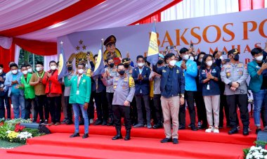 Bagikan-Baksos-Bareng-Mahasiswa-dan-Pemuda,-Kapolri:-Teruslah-Berkontribusi-Terbaik-untuk-Bangsa