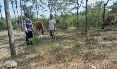 Sambang-ke-Desa-Pantauan,-Bhabinkamtibmas-Maneikun-Serukan-Warga-Tetap-Patuhi-Prokes