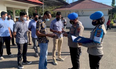 Uji-Disiplin-dan-Kesiapan-Personil-Hadapi-Dua-Operasi,-Propam-Polres-Belu-Cek-Sikap-Tampang-dan-Surat-surat