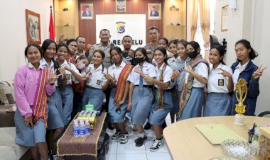 Bawa-Polres-Belu-Sabet-Juara-3-Lomba-Kearifan-Lokal,-Penari-Sanggar-Harmoni-dapat-Bonus-dari-Kapolres-Belu