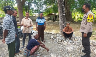 Sambang-Desa,-BRIPKA-Mathis-Pinta-Warga-Jaga-Kamtibmas-dan-Tetap-Kenakan-Masker-Saat-Beraktivitas