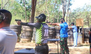 Wujud-Kekompakan,-Kapolres-Belu-Undang-Dekan-Unhan-RI-Hingga-Dansatgas-Ikut-Latihan-Menembak-Bersama