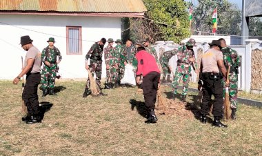 Perkokoh-Jiwa-Nasionalisme,-Polres-Belu-Bareng-TNI-dan-Brimob-Kerja-Bakti-di-Taman-Makam-Pahlawan-Jelang-HUT-RI-ke-77