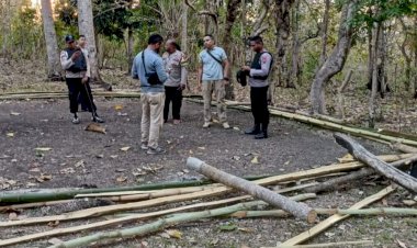 Setelah-Sikat-Judi-Bola-Guling,-Aparat-Polsek-Tasifeto-Barat-Bongkar-Arena-Sabung-Ayam-di-Dusun-Asora