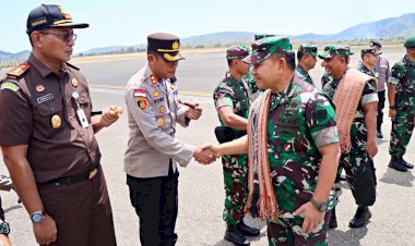 Bersama-Bupati-dan-Forkopimda,-Kapolres-Belu-Sambut-Kedatangan-Kepala-Staf-Angkatan-Darat